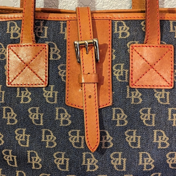 Dooney & Bourke logo tote bag - Picture 2 of 5